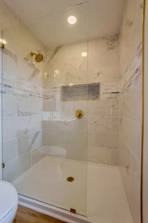 Bath - 105 Peppertown Rd, Loretto, TN 38469 photo 4 of 4