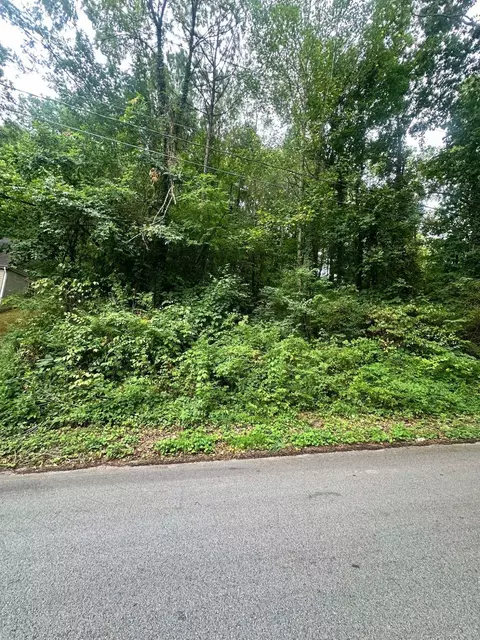 830 Gillespie Rd, Chattanooga, TN 37411