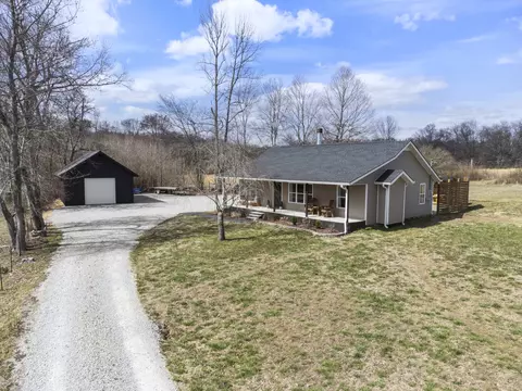 3886 S Main St, Lobelville, TN 37097