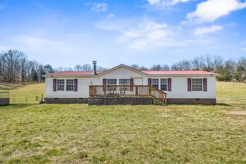 1945 E Haleys Creek Rd, Centerville, TN 37033