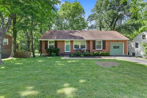5714 Vine Ridge Dr, Nashville, TN 37205