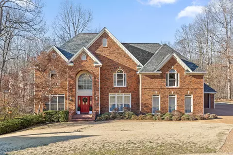2045 Marina Cove Dr, Hixson, TN 37343