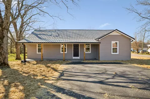 394 Smith Ave, Hohenwald, TN 38462