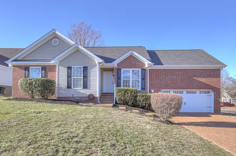 2600 Hansford Dr, Thompsons Station, TN 37179