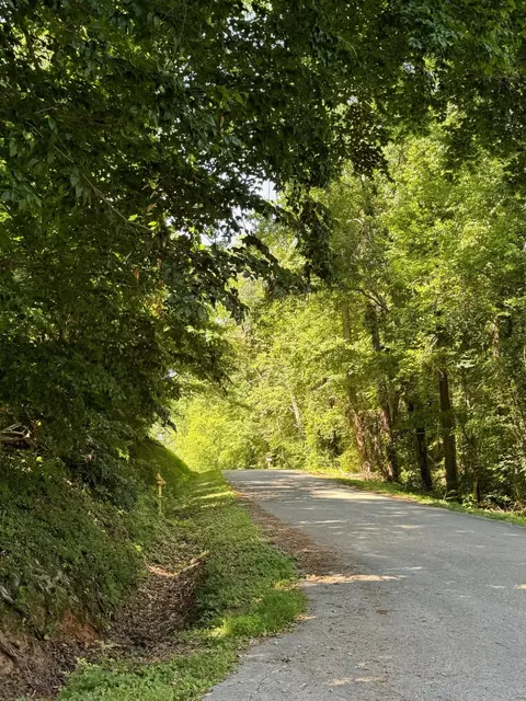 11621 Holly Cir, Soddy Daisy, TN 37379