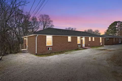 466 Circle Dr, Clarksville, TN 37043