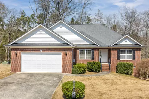 1821 Black Powder Ln, Soddy Daisy, TN 37379