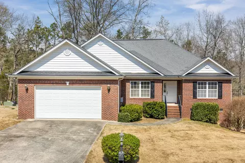 1821 Black Powder Ln, Soddy Daisy, TN 37379
