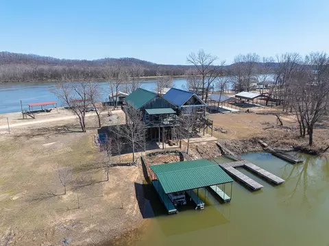 671 Gumdale Cv, Decaturville, TN 38329