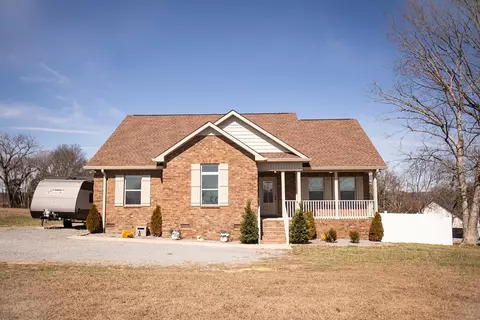 660 Armstrong Rd, Castalian Springs, TN 37031
