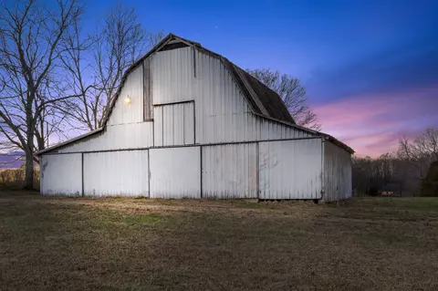 Exterior - 183 Old Jackson Hwy, Loretto, TN 38469 photo 8 of 11
