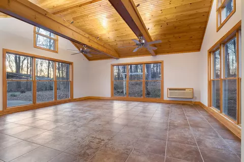 Living - 183 Old Jackson Hwy, Loretto, TN 38469 photo 6 of 7
