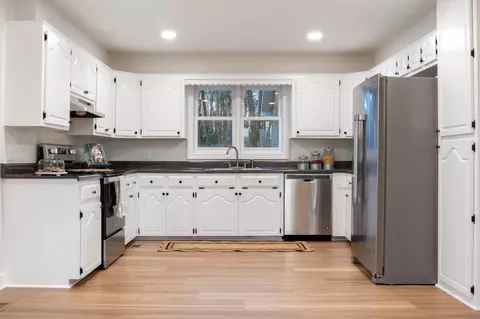 Kitchen - 183 Old Jackson Hwy, Loretto, TN 38469 photo 1 of 1
