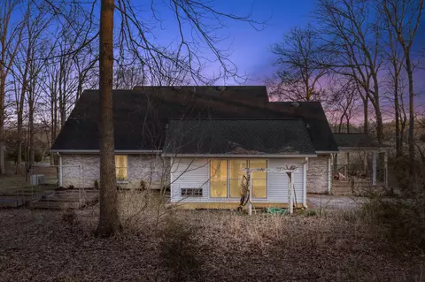 Exterior - 183 Old Jackson Hwy, Loretto, TN 38469 photo 7 of 11