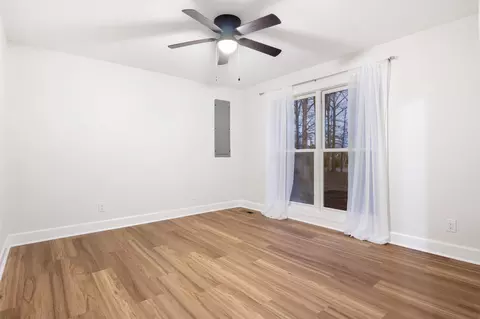Bedroom - 183 Old Jackson Hwy, Loretto, TN 38469 photo 5 of 7