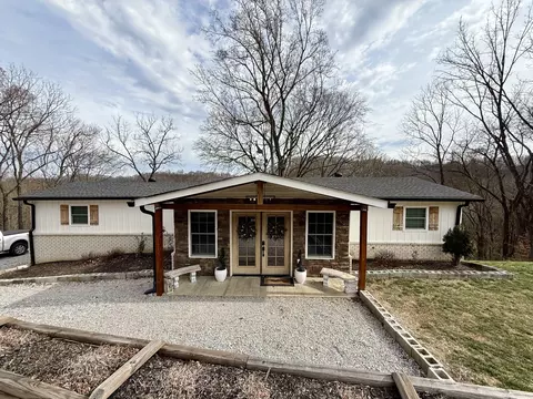 90 Maggart Rd, Elmwood, TN 38560