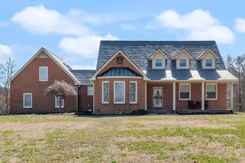 2 Park Ln, Hendersonville, TN 37075