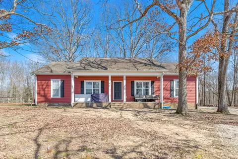 2001 Tennessee City Rd, Mcewen, TN 37101