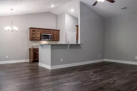 Living - 1194 Berra Dr, Springfield, TN 37172 photo 2 of 3
