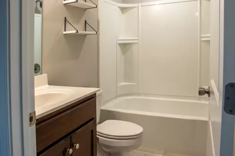 Bath - 1194 Berra Dr, Springfield, TN 37172 photo 2 of 2