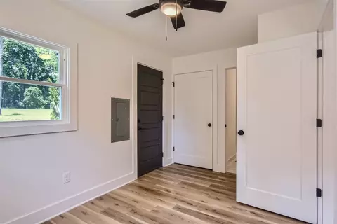 Bedroom - 313 W Walnut St, Dickson, TN 37055 photo 6 of 14
