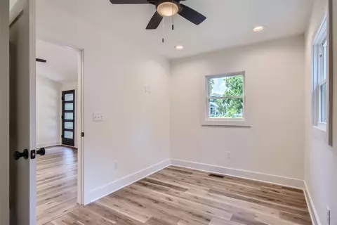Bedroom - 313 W Walnut St, Dickson, TN 37055 photo 4 of 14