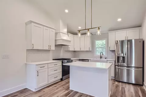 Kitchen - 313 W Walnut St, Dickson, TN 37055 photo 2 of 6