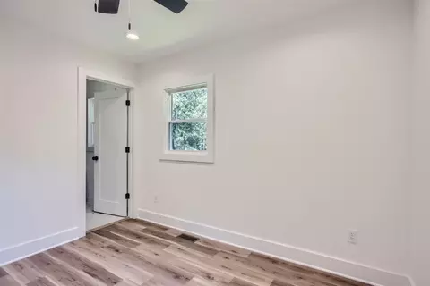 Bedroom - 313 W Walnut St, Dickson, TN 37055 photo 8 of 14