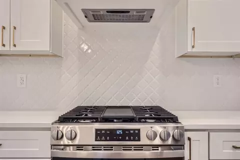 Kitchen - 313 W Walnut St, Dickson, TN 37055 photo 5 of 6
