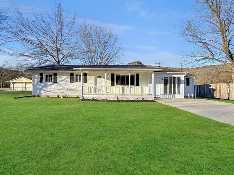800 Pryor Cove Rd, Jasper, TN 37347