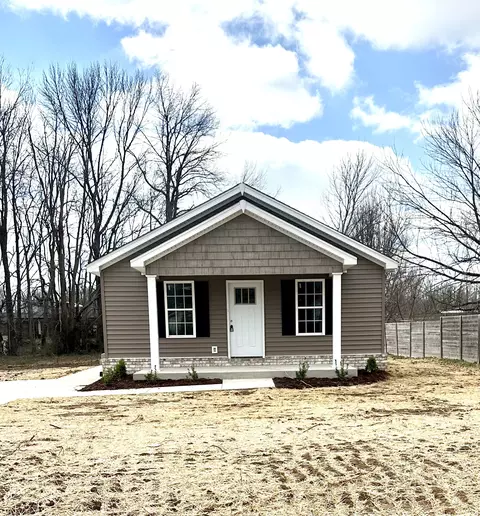 204 W Market St, Portland, TN 37148