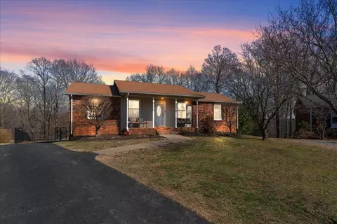 147 Ashland Dr, Ashland City, TN 37015