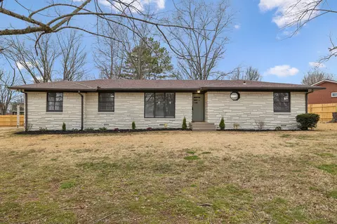 401 Woods Dr, Columbia, TN 38401