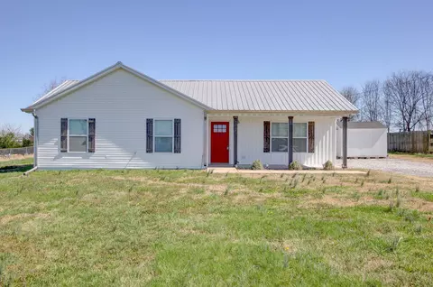 1820 Carneal Ln, Oak Grove, KY 42262