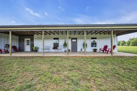 8801 Forks River Rd, Hurricane Mills, TN 37078