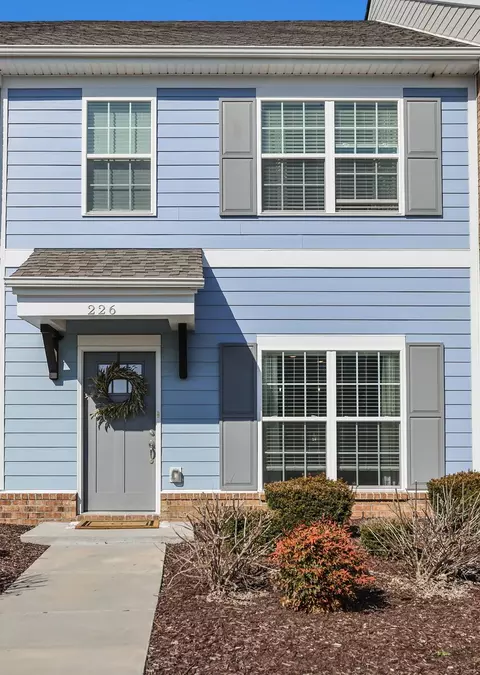 226 Mansfield Dr, Gallatin, TN 37066