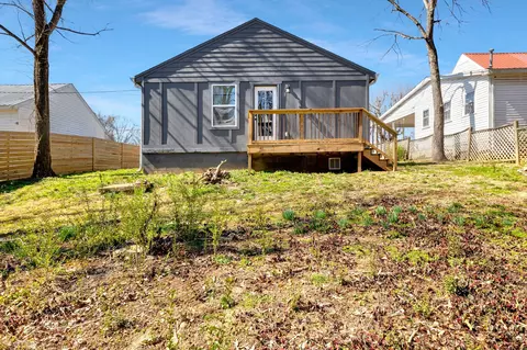 Exterior - 147 Columbia Ave, Centerville, TN 37033 photo 7 of 8