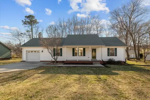 106 Greenbrier St, Dickson, TN 37055