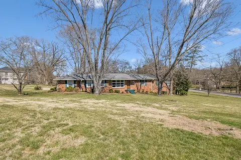 500 Barrywood Dr, Nashville, TN 37220