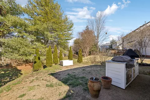 Exterior - 305 Devonshire Dr, Franklin, TN 37064 photo 12 of 15