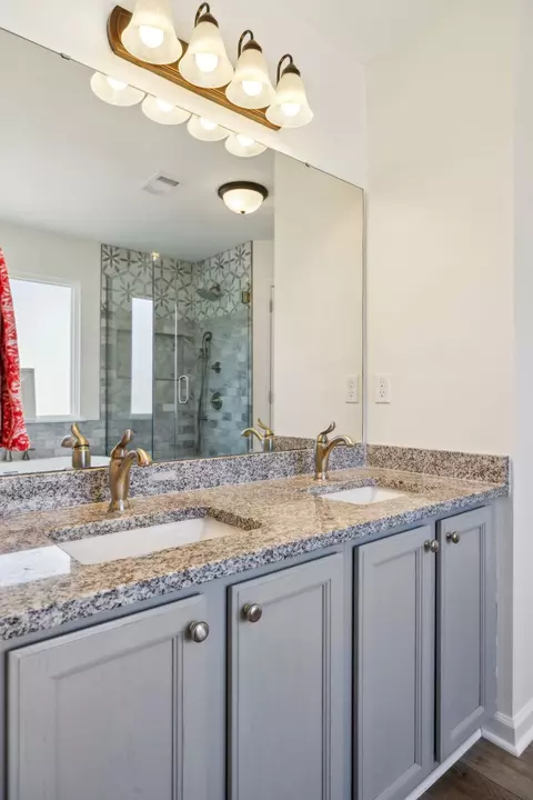 Bath - 305 Devonshire Dr, Franklin, TN 37064 photo 3 of 10