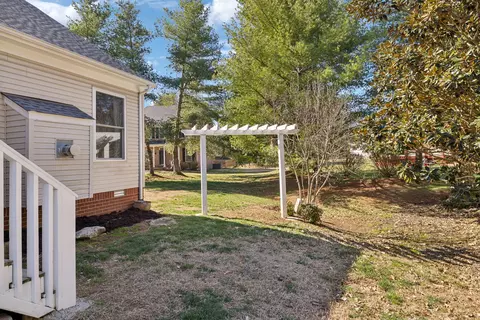 Exterior - 305 Devonshire Dr, Franklin, TN 37064 photo 14 of 15