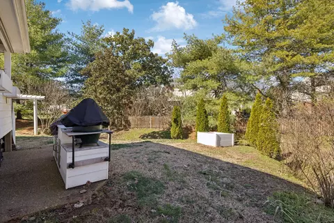 Exterior - 305 Devonshire Dr, Franklin, TN 37064 photo 13 of 15