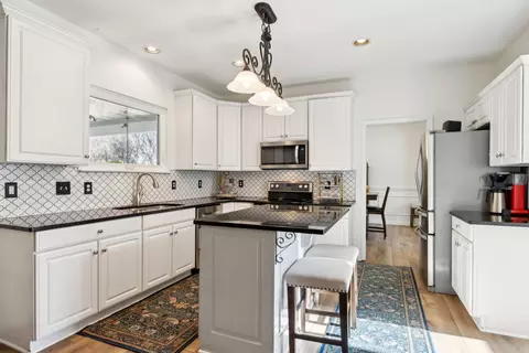 Kitchen - 305 Devonshire Dr, Franklin, TN 37064 photo 5 of 9