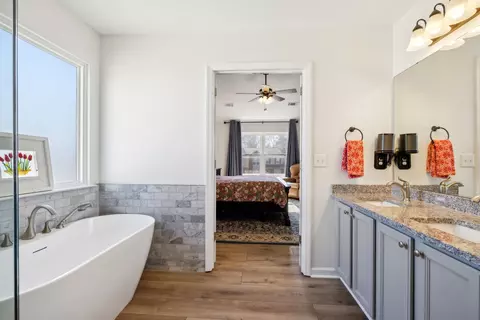 Bath - 305 Devonshire Dr, Franklin, TN 37064 photo 5 of 10