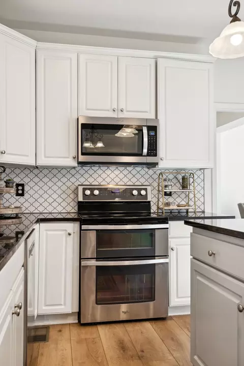 Kitchen - 305 Devonshire Dr, Franklin, TN 37064 photo 9 of 9