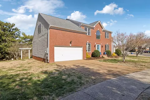 Exterior - 305 Devonshire Dr, Franklin, TN 37064 photo 4 of 15