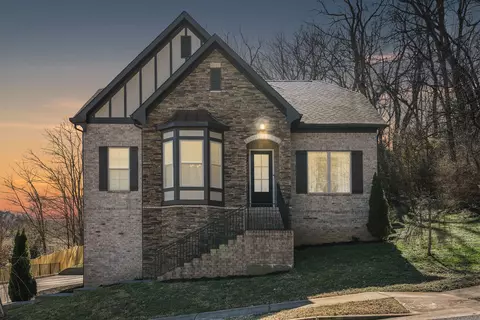 921 Holgate Ct, Nashville, TN 37221