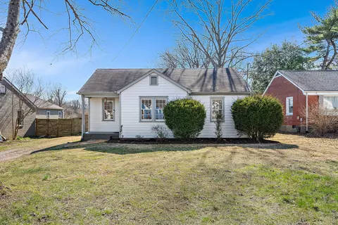 1050 Horseshoe Dr, Nashville, TN 37216