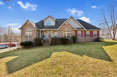 384 Deer Park Ln, Lafayette, TN 37083